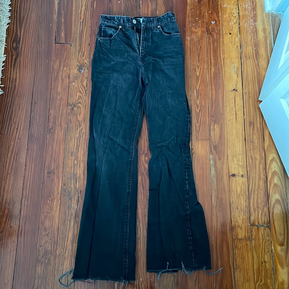 Wide leg black zara pants. So cute and flattering, just run small for a size 4